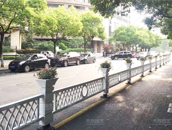 白色PVC歐式欄桿花箱道路隔離